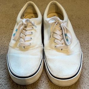 Women’s fashion sneaker